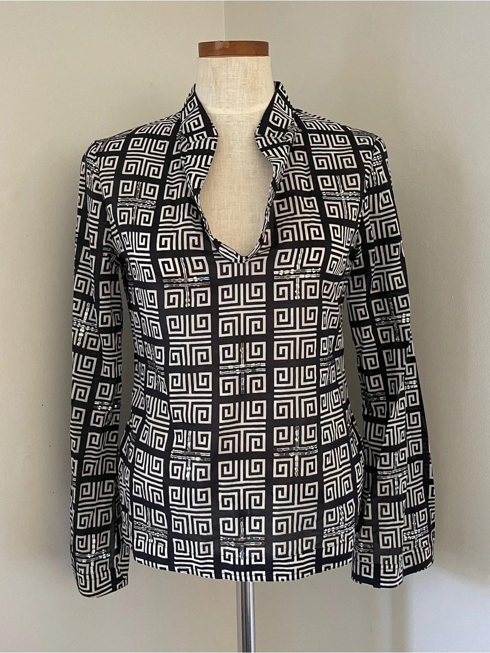 Tory Burch Black and White sequin printed Tunic NWOT size 6